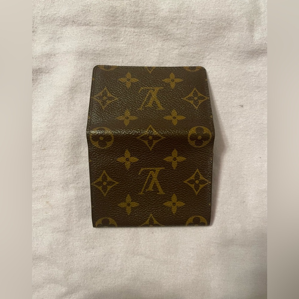 LOUIS VUITTON Monogram Business Card Holder - Picture 2 of 11